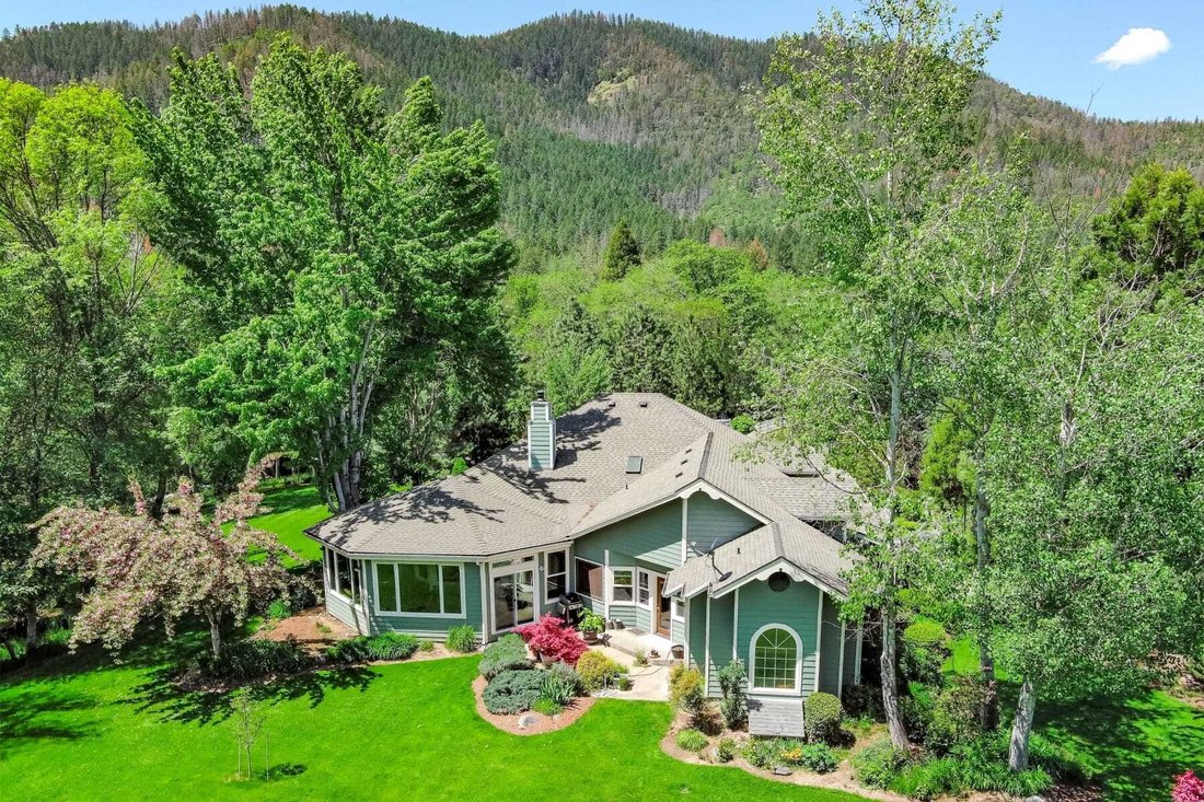 House in Applegate, Oregon, United States 1 - 18114232