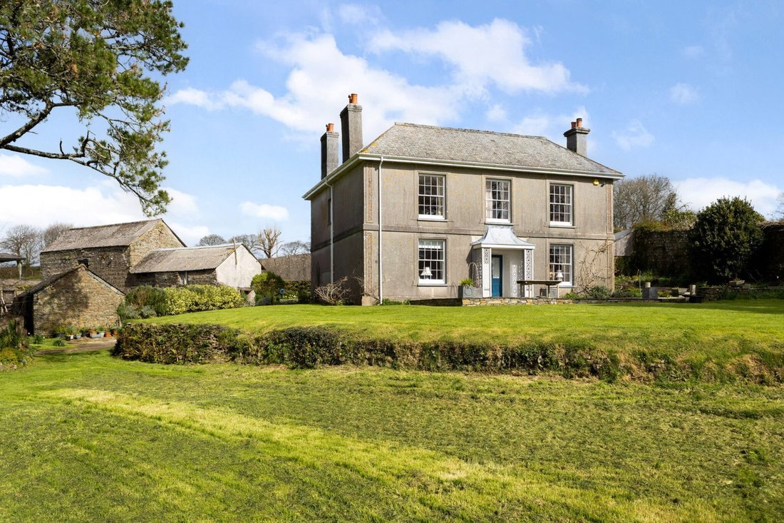 House in Saltash, England 1 - 18110992
