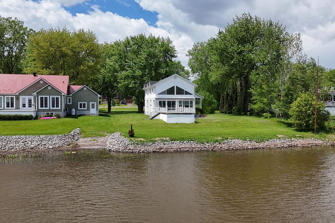 House in Berthierville, Quebec, Canada 3 - 18042442