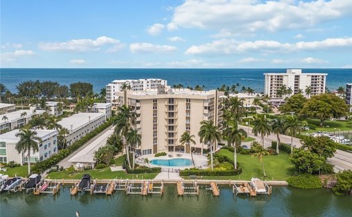 Co Op in Naples, Florida, United States 1