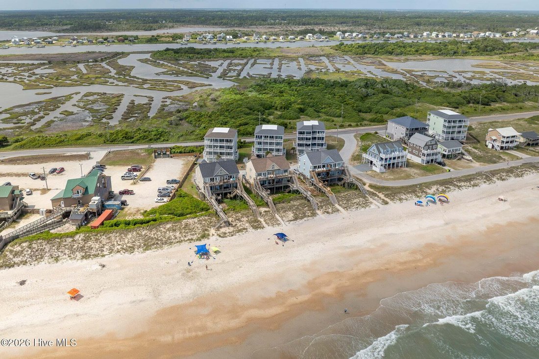 House in North Topsail Beach, North Carolina, United States 4 - 17558907