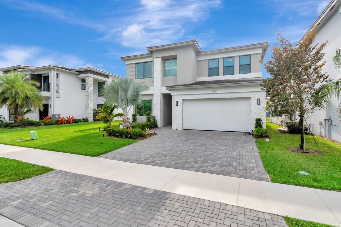 Boca Raton, Florida, United States 2 - 18112180