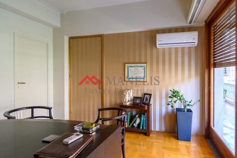 Apartment in Sunoikia Kolonakiou, 1st District of Athens, Athens 5 - 18110828