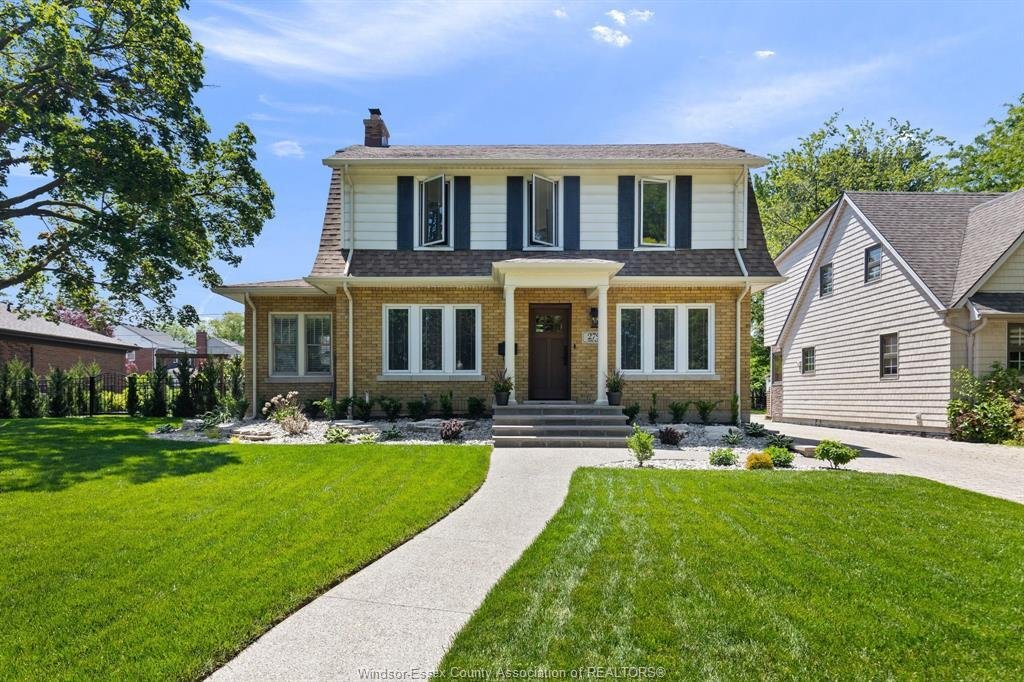 House in Windsor, Ontario, Canada 2 - 18112985