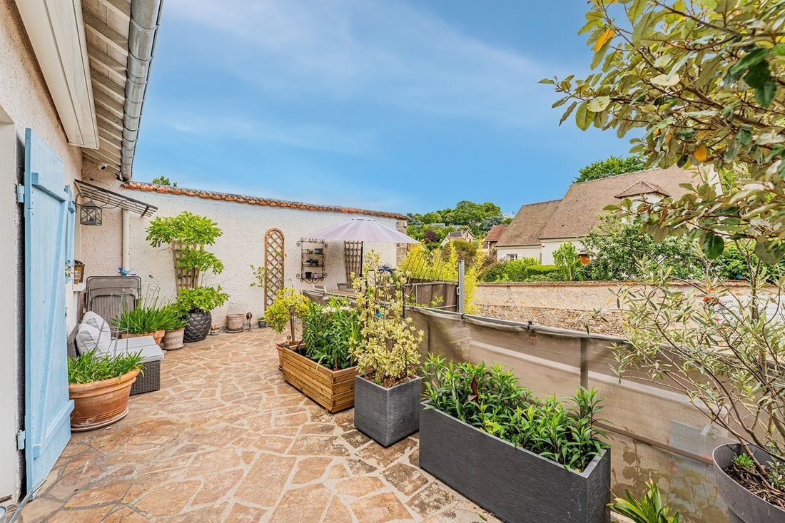 House in Marly-le-Roi, Ile-de-France, France 1 - 18115469