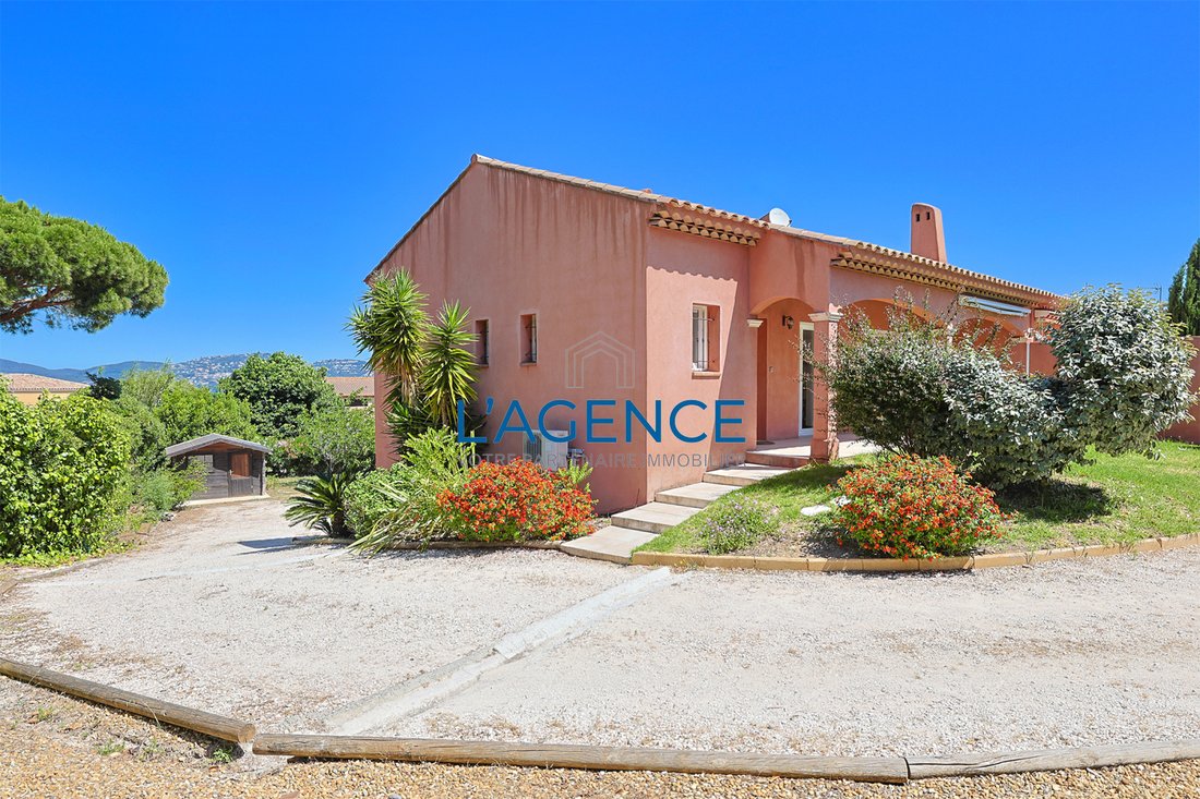 House in Hyeres, Provence-Alpes-Côte d'Azur, France 4 - 18096125
