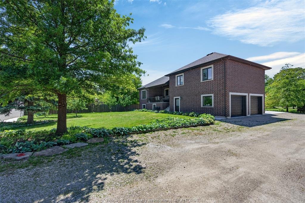 House in Windsor, Ontario, Canada 5 - 18110466