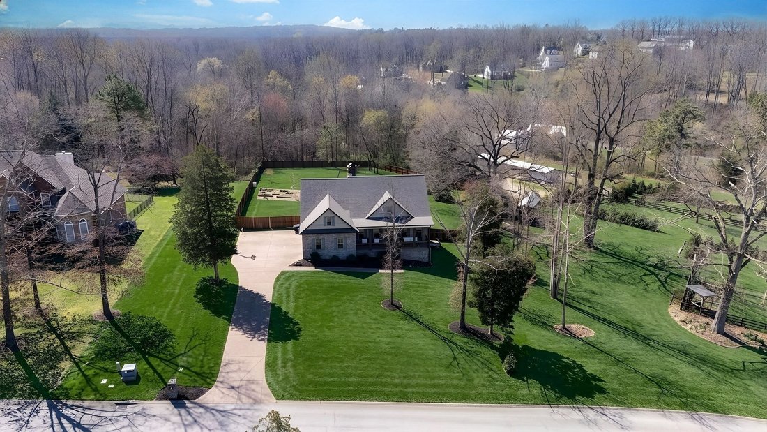 House in Bon Aqua, Tennessee, United States 1 - 18113392