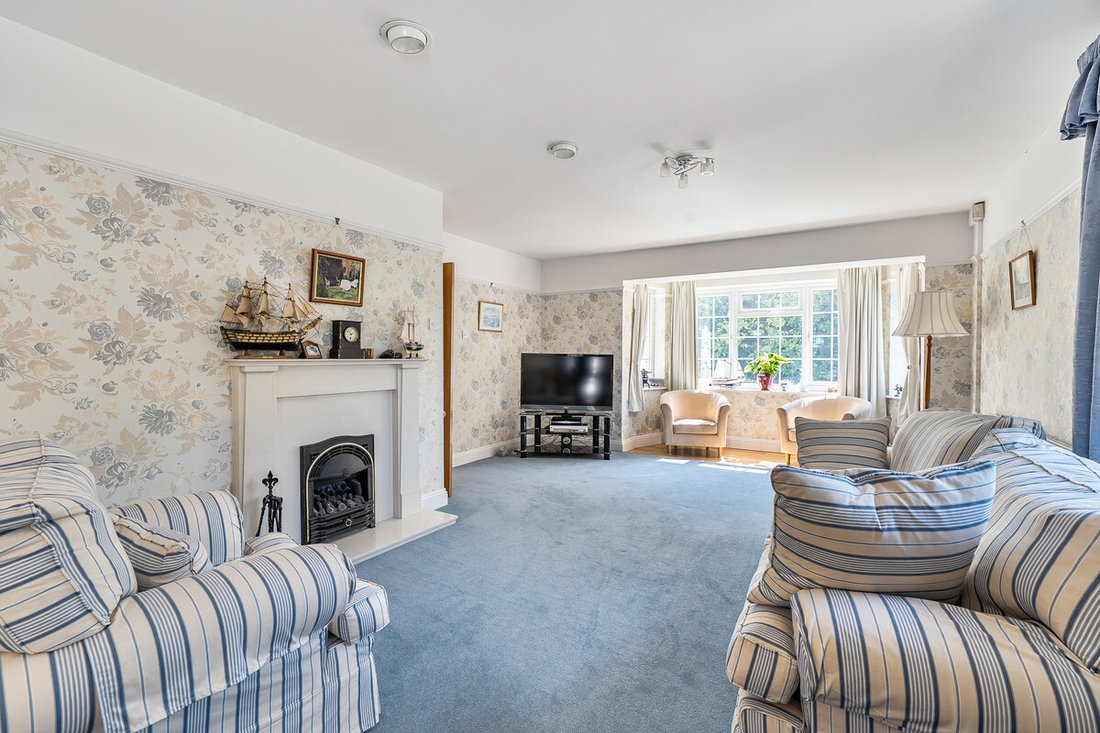 House in London Borough of Sutton, England 5 - 18114641