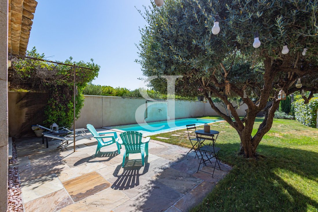 Villa in Maubec, Provence-Alpes-Côte d'Azur, France 4 - 16838325