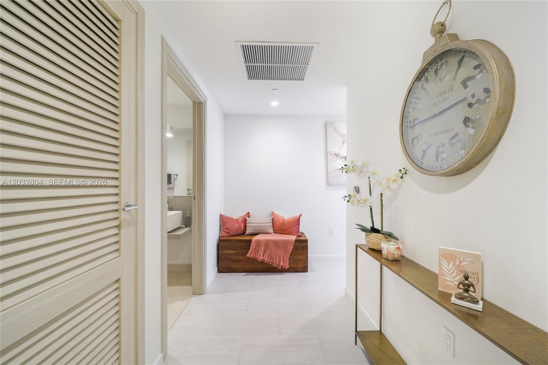 Condo in Miami, Florida, United States 2 - 18113097
