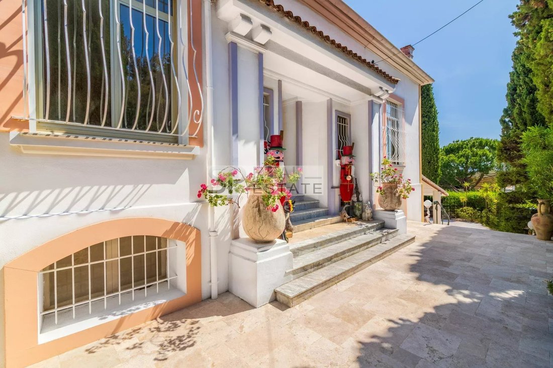 Villa in Cannes, Provence-Alpes-Côte d'Azur, France 5 - 18110970
