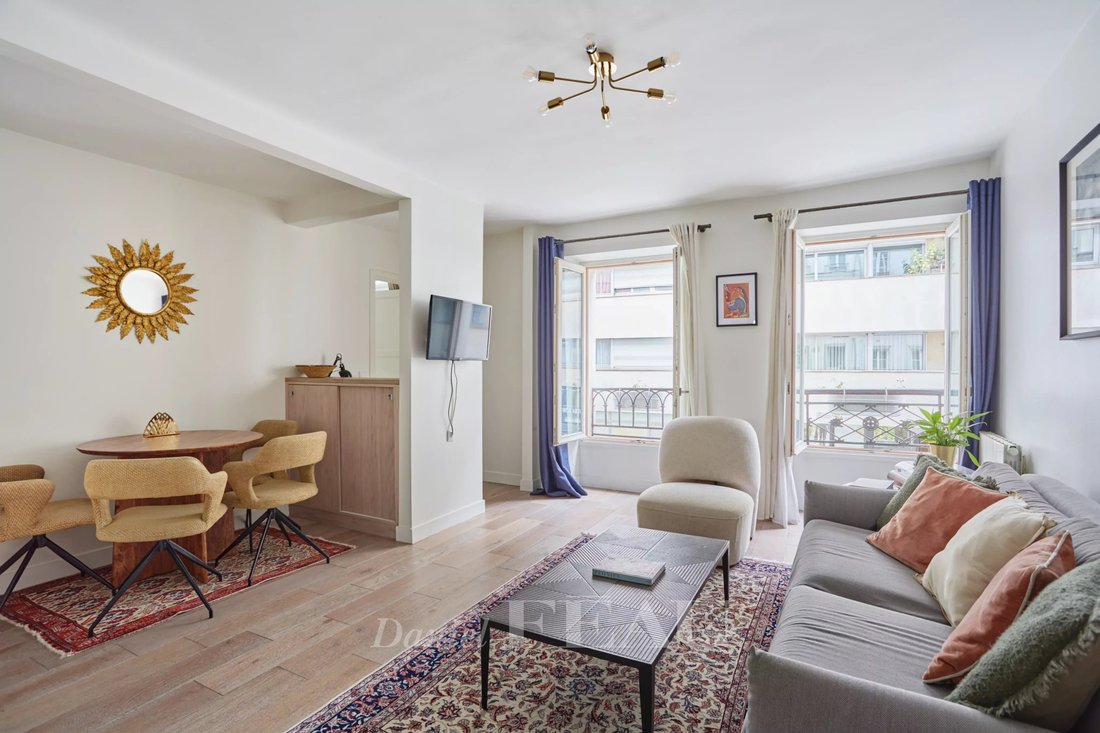 Apartment in Gros Caillou, Paris 7e Arrondissement, Paris 1 - 18111350