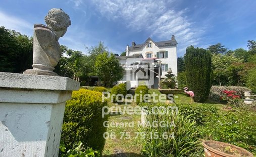 Villa in Rochefort-en-Terre, Brittany, France 1