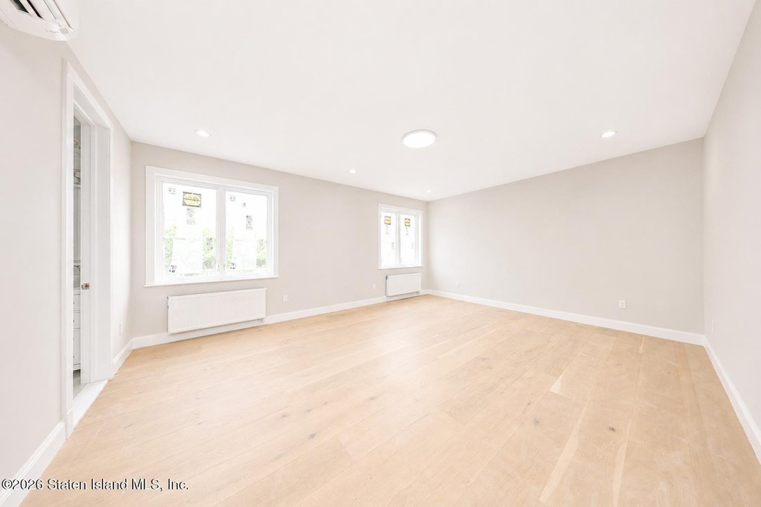 House in New York, New York, United States 4 - 18112686