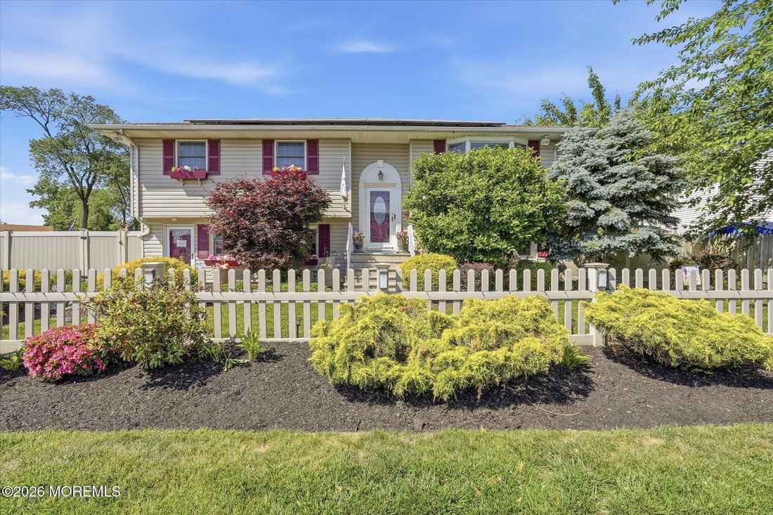 House in Union Beach, New Jersey, United States 2 - 18113013