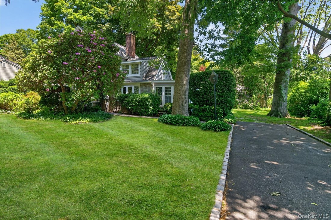 House in Huntington Station, New York, United States 3 - 18111596