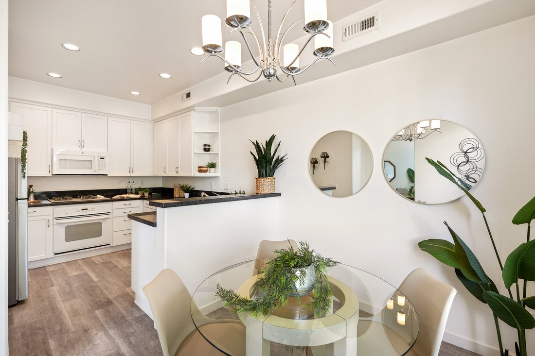 Townhouse in San Diego, California, United States 5 - 17570395