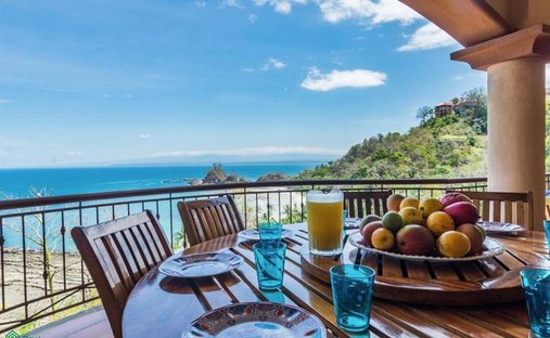 Condo in Playa Herradura, Puntarenas Province, Costa Rica 1