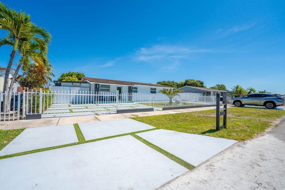 House in Miami, Florida, United States 1 - 18074986