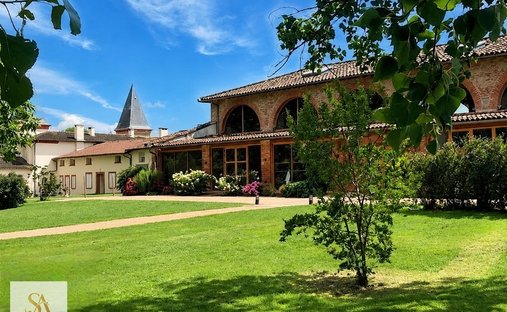 Castle in Saint Cyprien, Toulouse, France 1