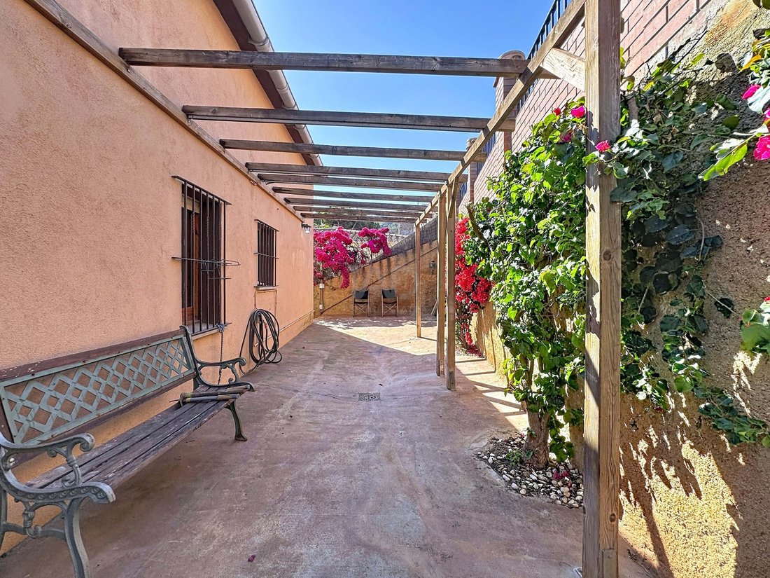 Townhouse in Premia de Dalt, Catalonia, Spain 3 - 17992539