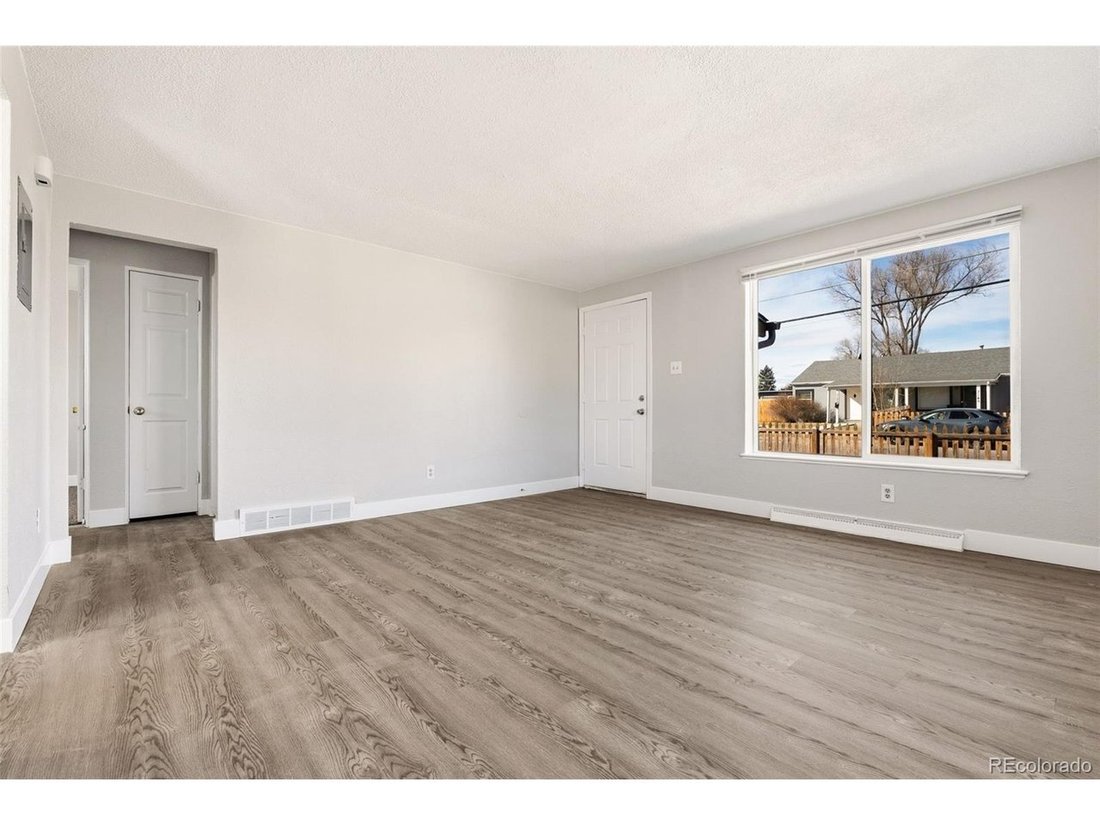 Lakewood, Colorado, United States 4 - 18114358