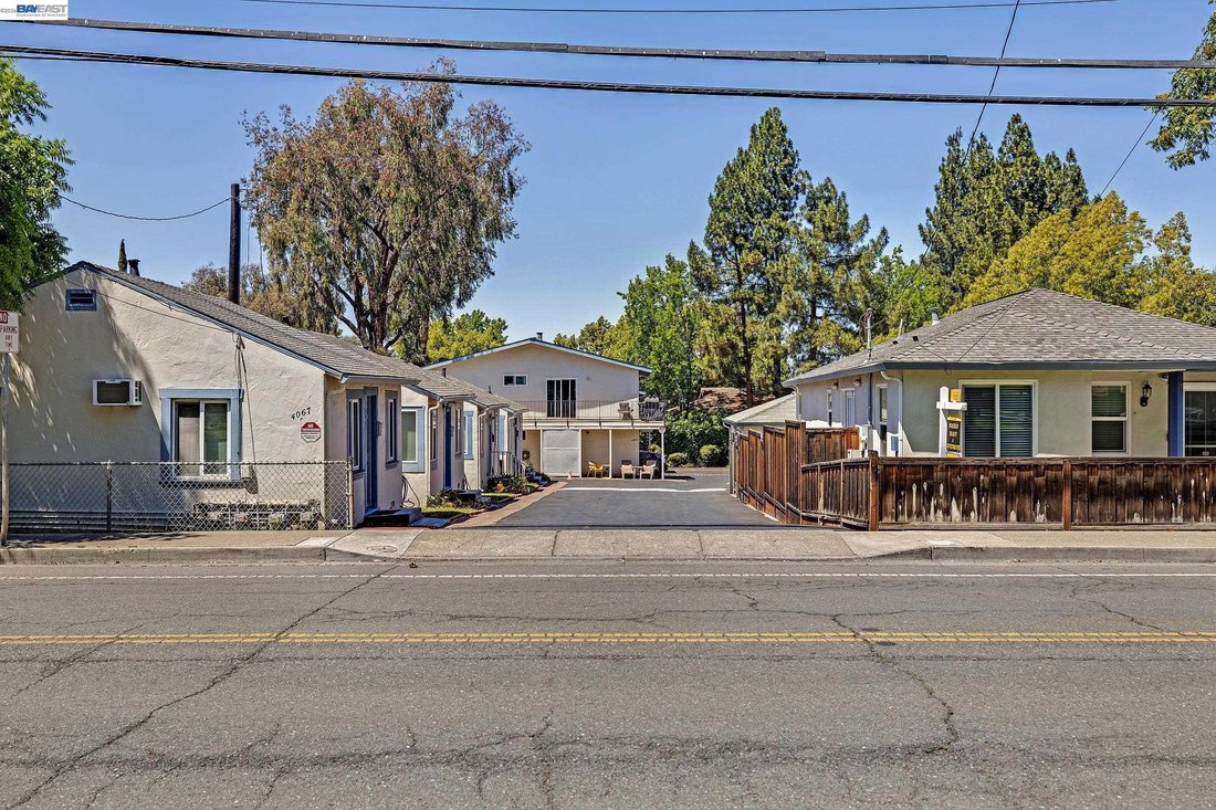 Pleasanton, California, United States 2 - 18114039