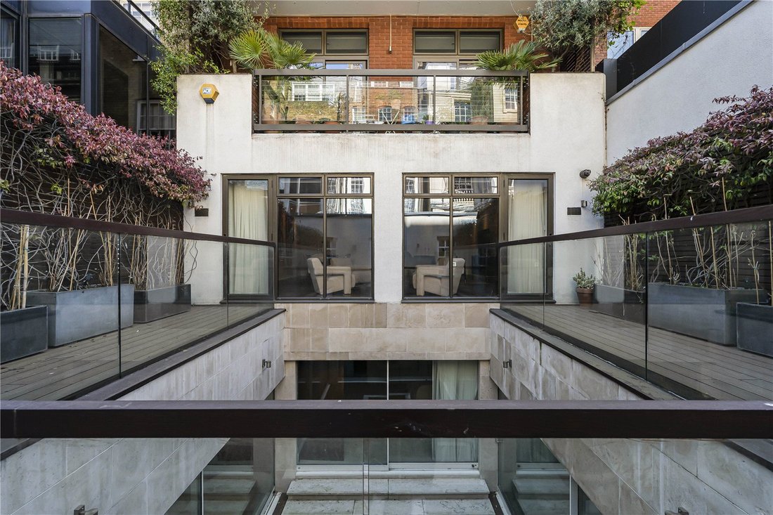Apartment in Mayfair, Westminster, England 2 - 18114469