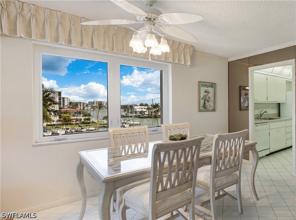 Co Op in Naples, Florida, United States 2 - 18114077