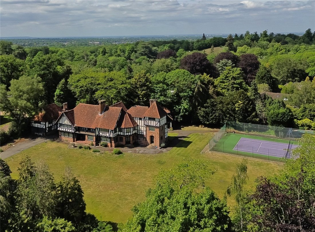 House in Esher, Elmbridge, England 1 - 18111152