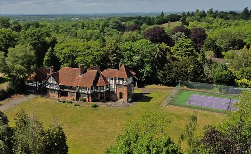 House in Esher, Elmbridge, England 1