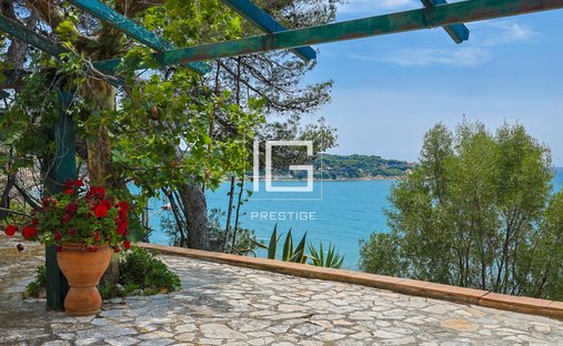 House in Nord, Sanary-sur-Mer, France 1