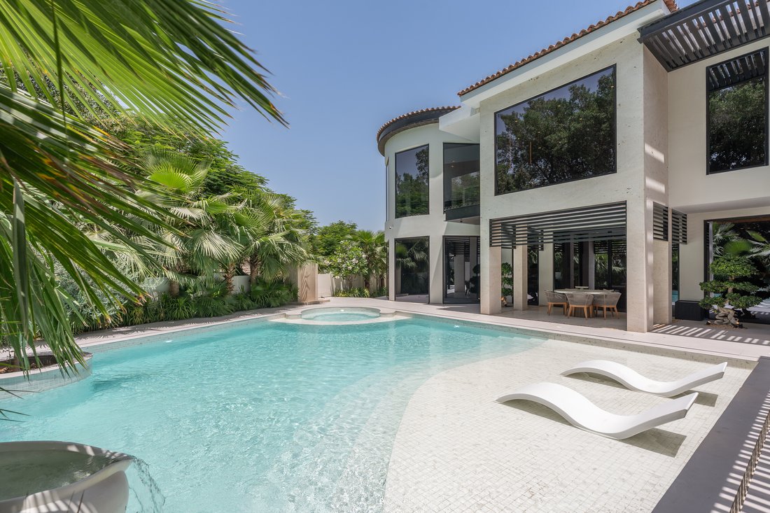 Villa in Jumeirah Golf Estates, Dubai, United Arab Emirates 1 - 18111347