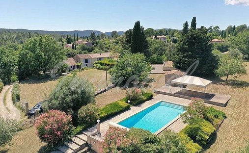 Casa en Bagnols-en-Forêt, Provenza-Alpes-Costa Azul, Francia 1