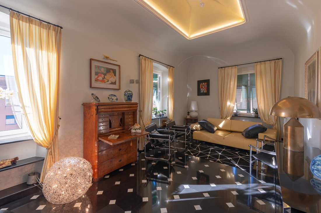 Apartment in Medio Levante, Genoa, Liguria 1 - 18110942