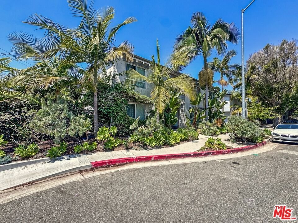 Culver City, California, United States 4 - 18112644