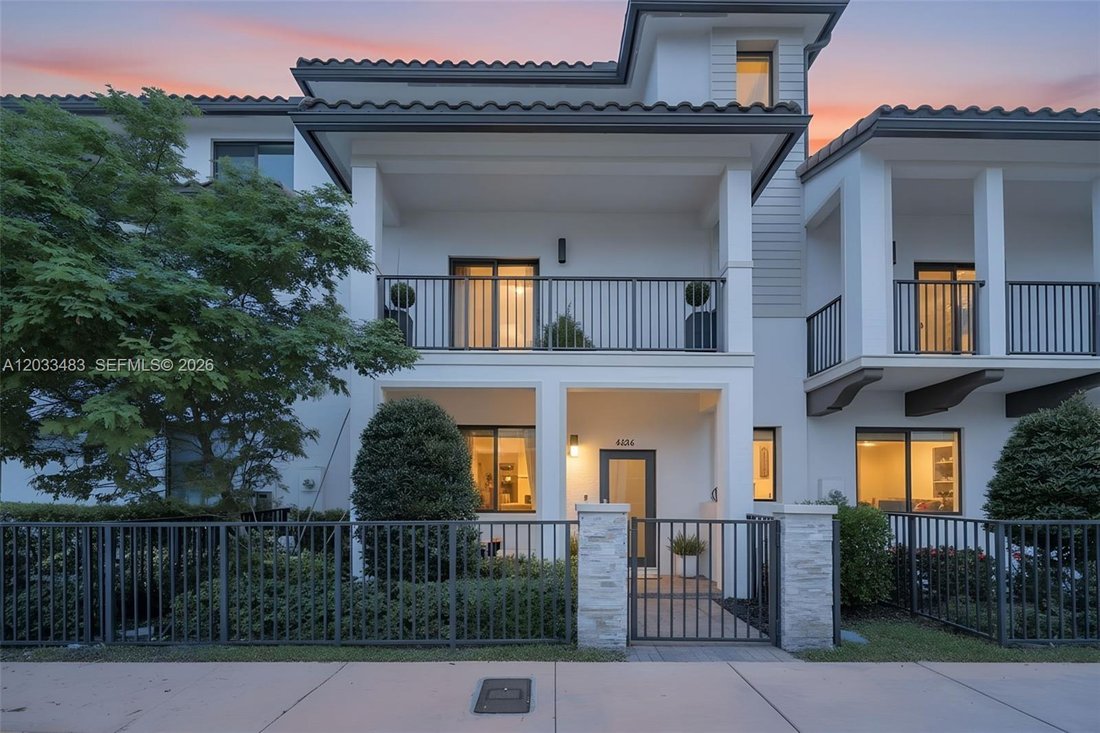 Townhouse in Miami Springs, Florida, United States 4 - 18113009