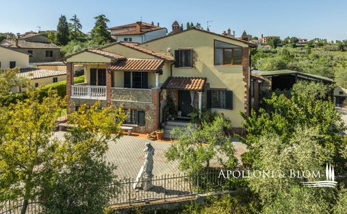 Villa in Sinalunga, Tuscany, Italy 1