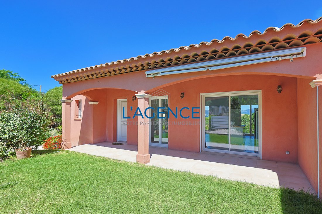House in Hyeres, Provence-Alpes-Côte d'Azur, France 3 - 18096125