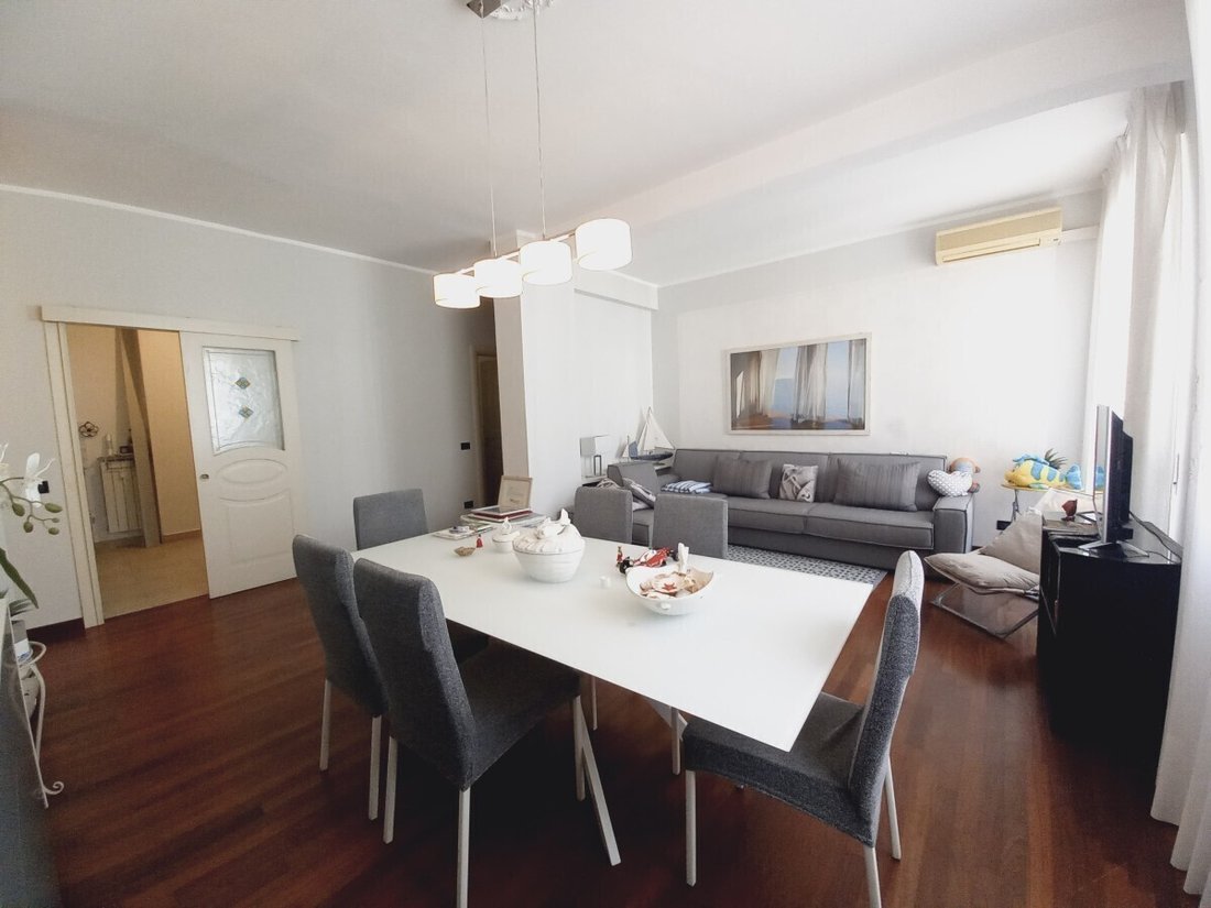 Apartment in Lungomare, Viareggio, Tuscany 3 - 18112697