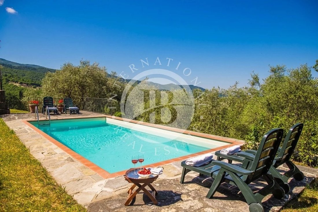 Estate in Castiglion Fiorentino, Tuscany, Italy 3 - 18110622
