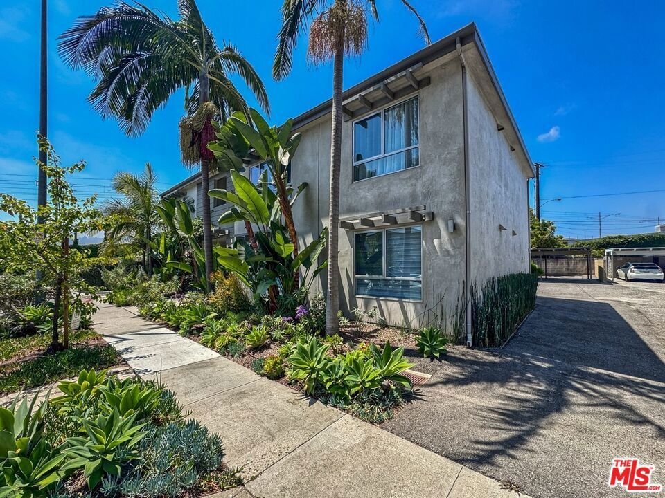 Culver City, California, United States 3 - 18112644