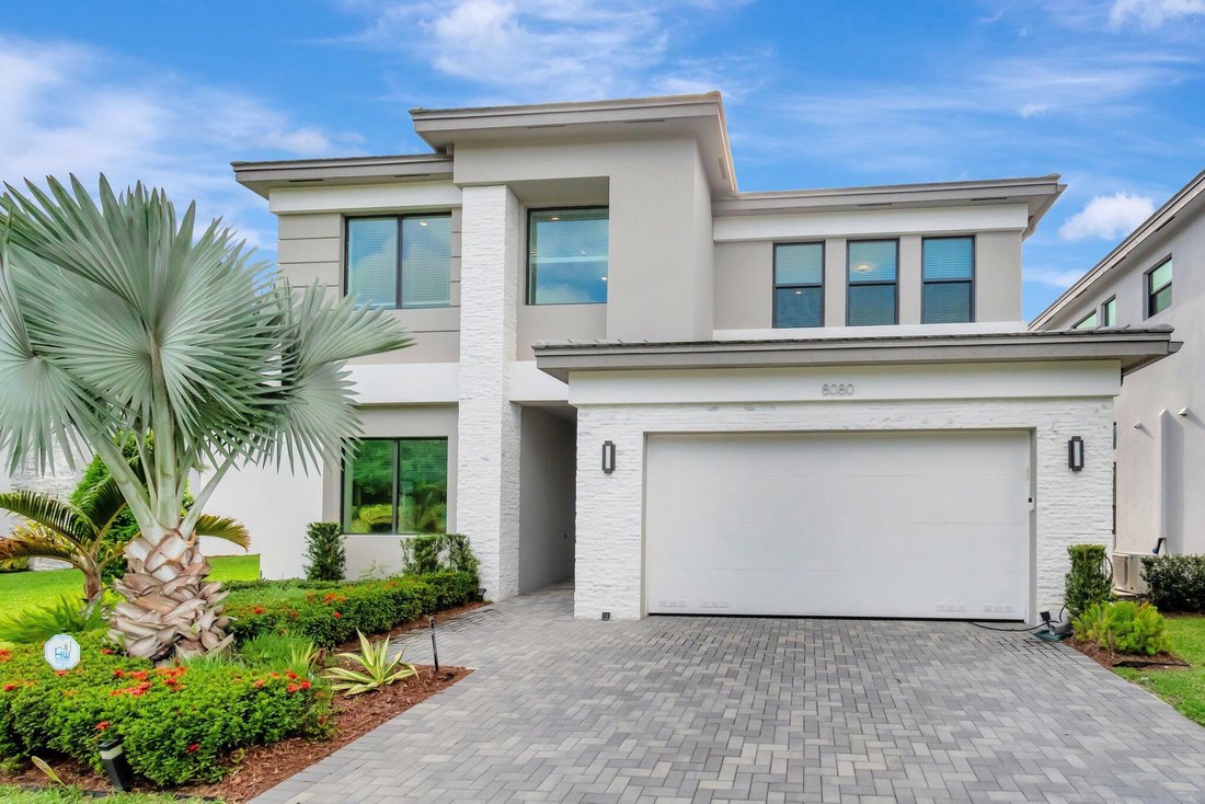 Boca Raton, Florida, United States 3 - 18112180