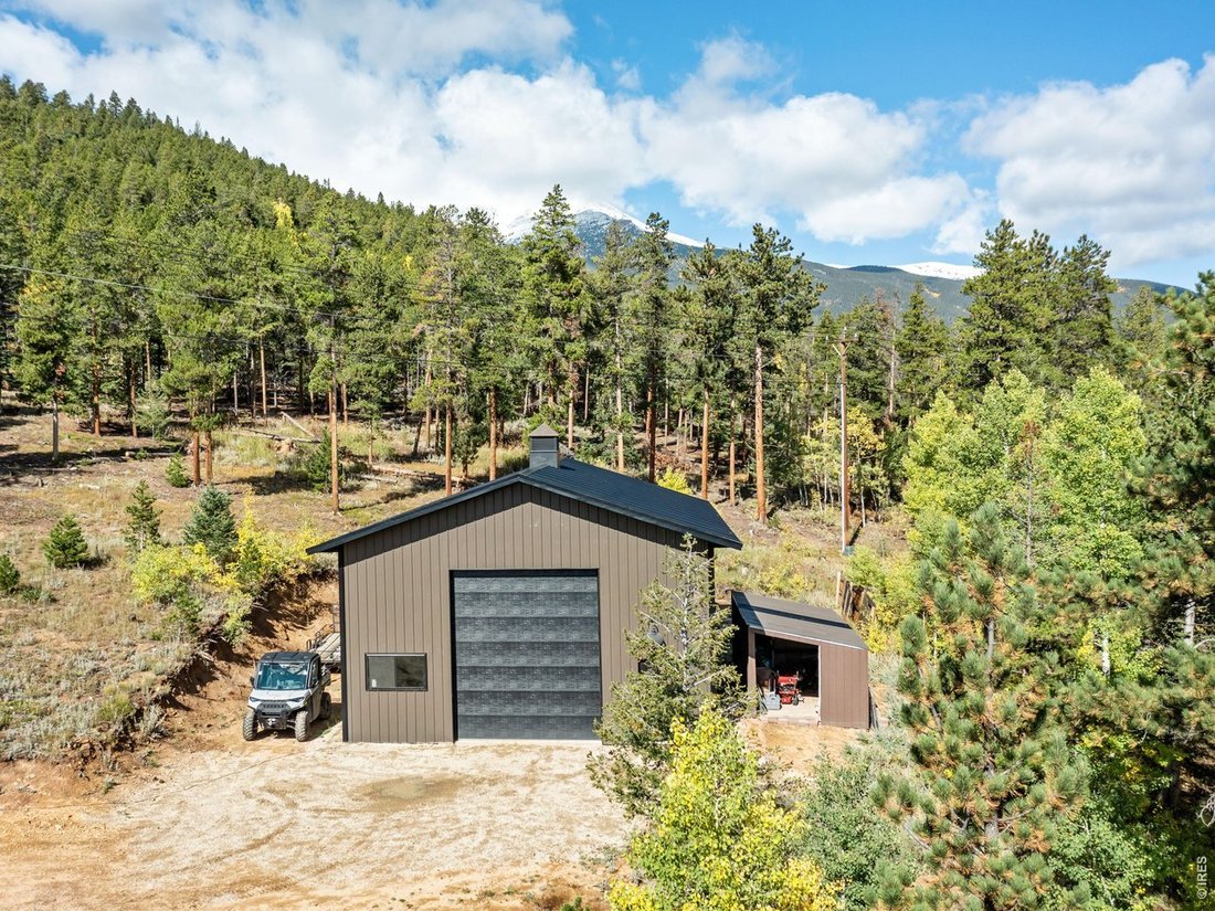 Allenspark, Colorado, United States 4 - 18114320
