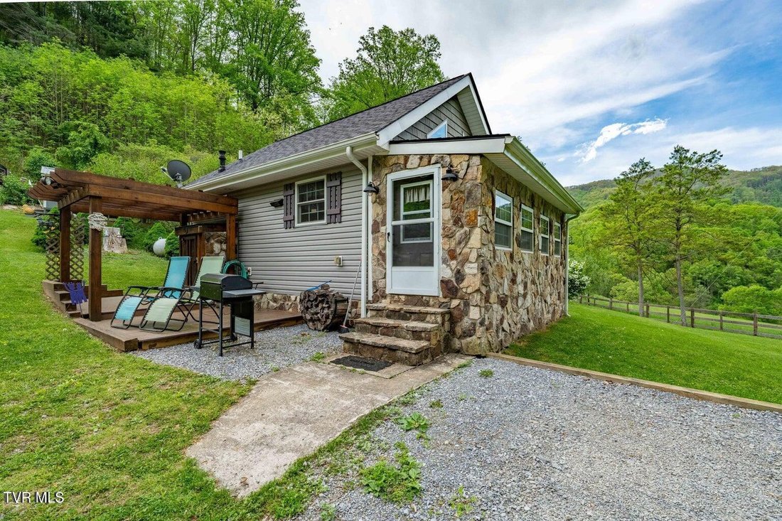 House in Flag Pond, Tennessee, United States 5 - 17791801
