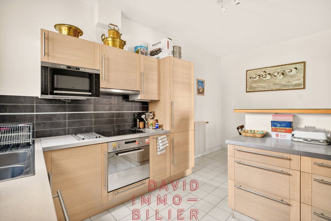 Apartment in Lorette-Martyrs, Paris 9e Arrondissement, Paris 4 - 18110827