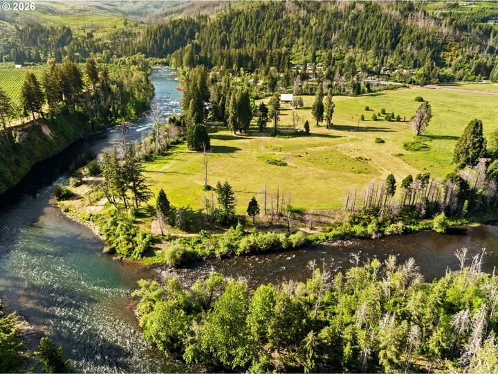 House in Vida, Oregon, United States 4 - 18115764