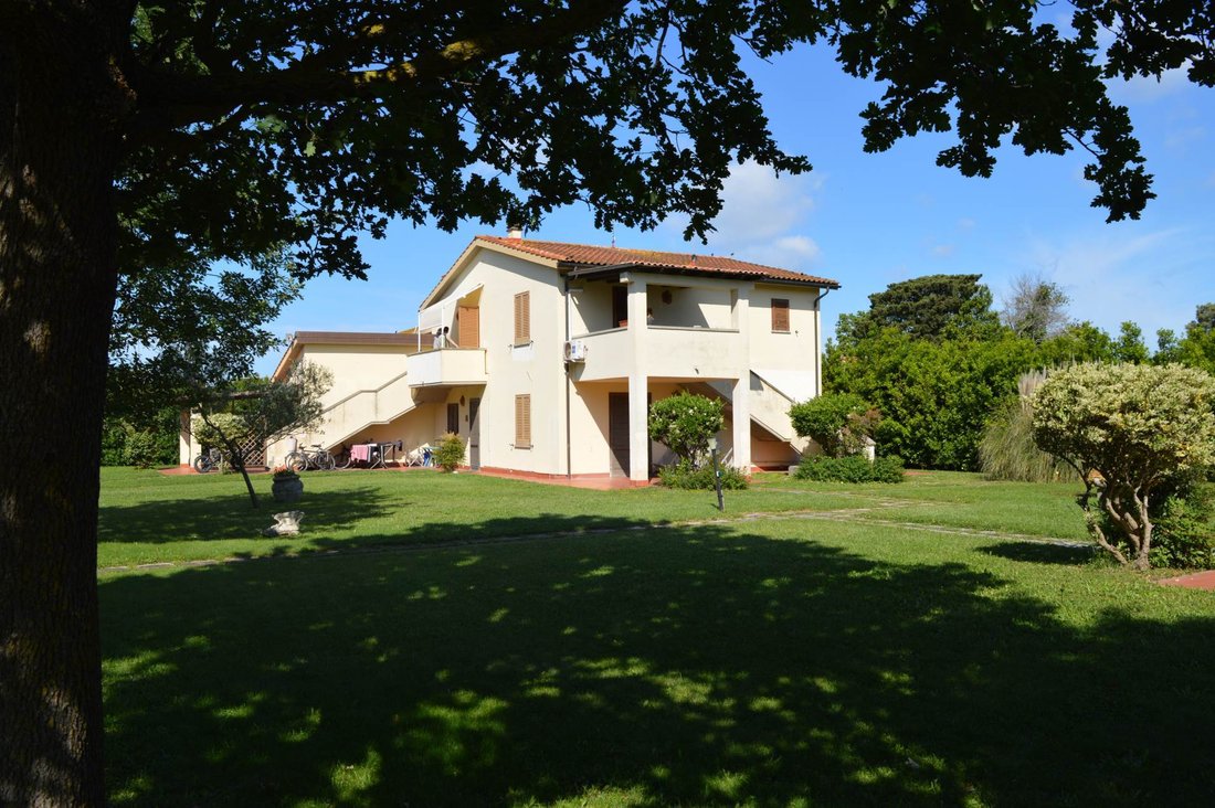 Estate in Cecina Centro, Cecina, Tuscany 1 - 18114265