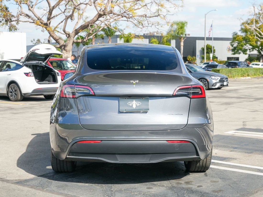 Suv in Costa Mesa, CA, United States 4 - 18049080